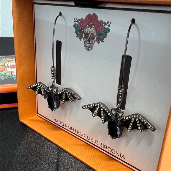 🦇 Black Bat Earrings w/ Cubic Zirconia - Picture 3 of 6